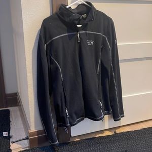 mountain hardware black zip up